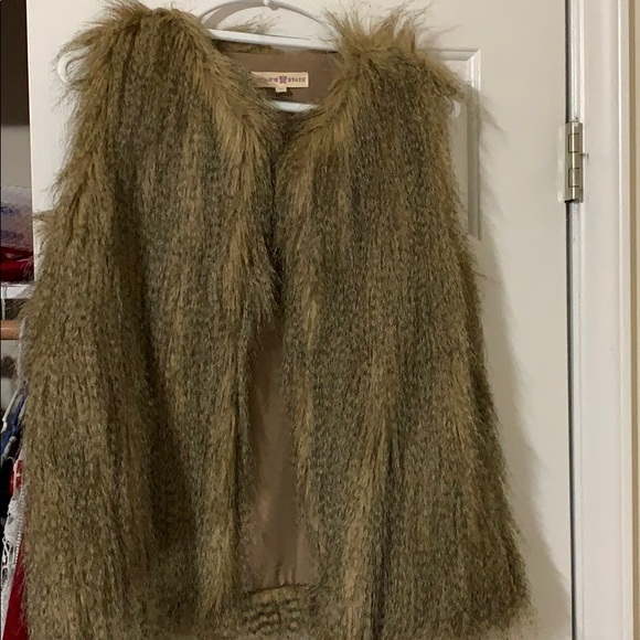 Fur vest - Picture 1 of 3
